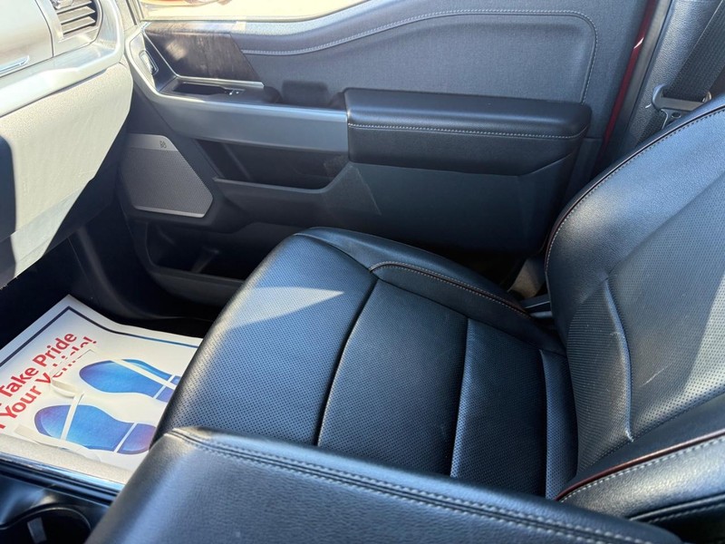 Ford F-150 Vehicle Full-screen Gallery Image 28