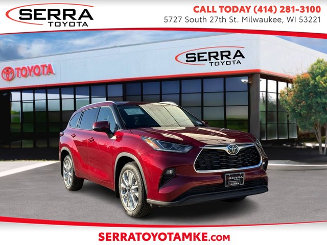 Milwaukee WI 2023 Toyota Highlander more details - toyota highlander