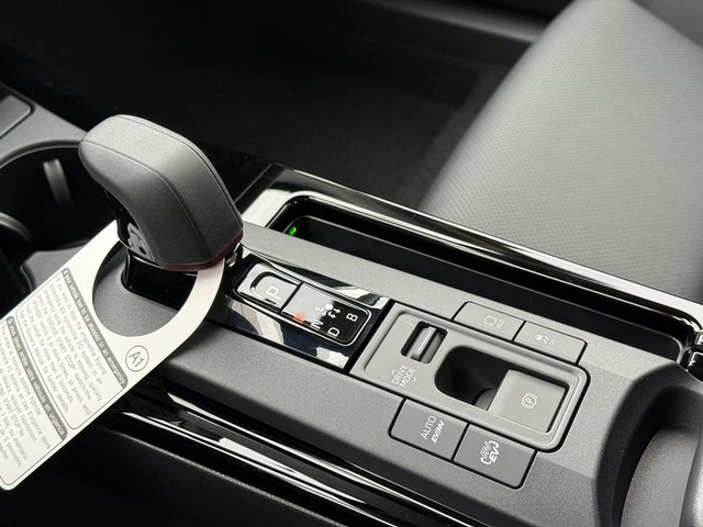 2026 Toyota Prius Plug-in Hybrid XSE - Photo 13