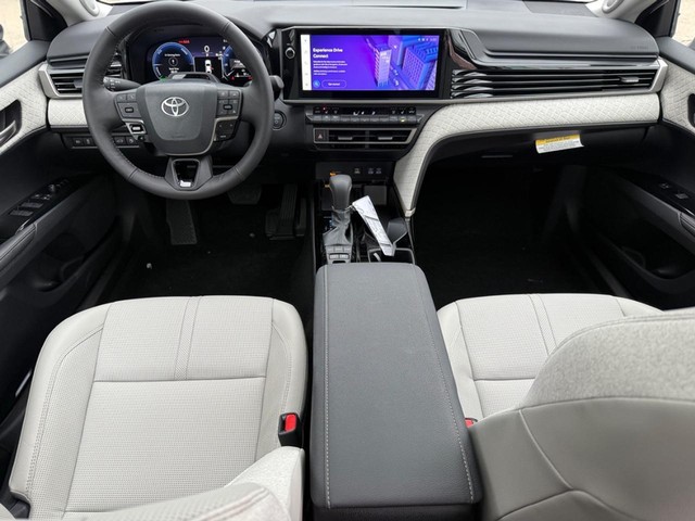 2026 Toyota Camry XLE - Photo 6