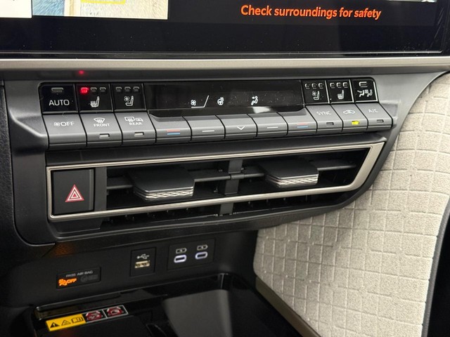 2026 Toyota Camry XLE - Photo 13