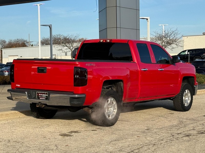 Chevrolet Silverado 1500 Vehicle Full-screen Gallery Image 03