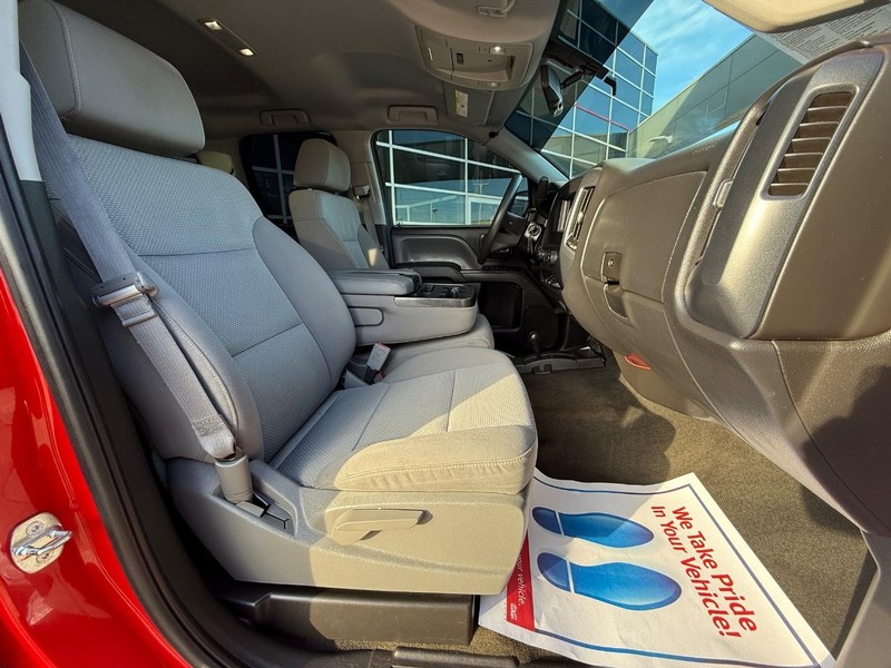 Chevrolet Silverado 1500 Vehicle Full-screen Gallery Image 11