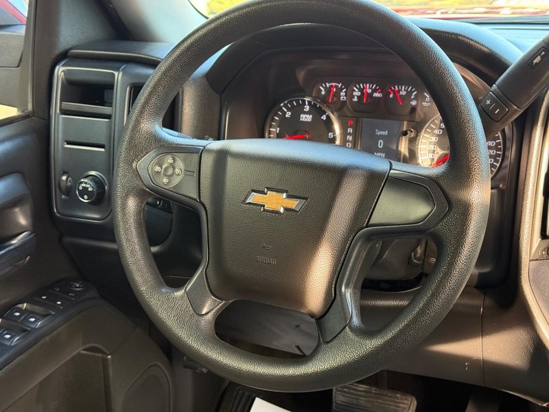 Chevrolet Silverado 1500 Vehicle Full-screen Gallery Image 14