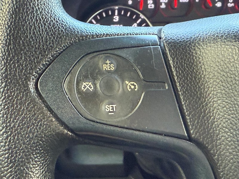 Chevrolet Silverado 1500 Vehicle Full-screen Gallery Image 15