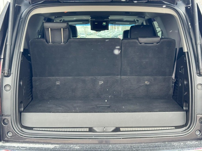 Chevrolet Tahoe Vehicle Full-screen Gallery Image 04