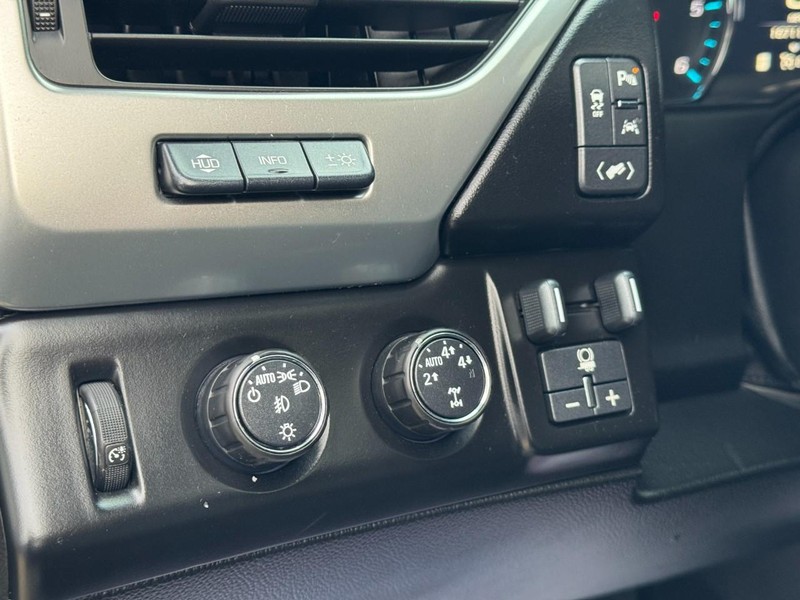 Chevrolet Tahoe Vehicle Full-screen Gallery Image 19