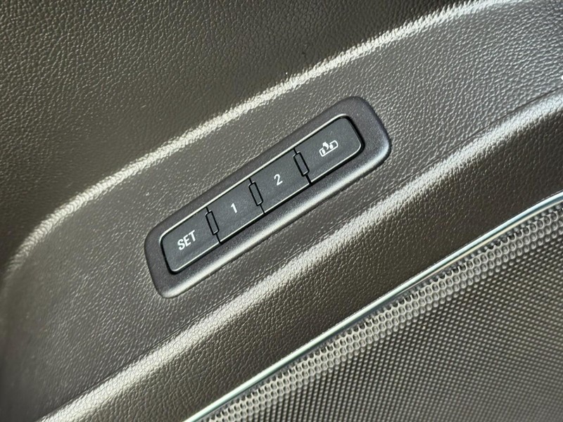 Chevrolet Tahoe Vehicle Full-screen Gallery Image 26