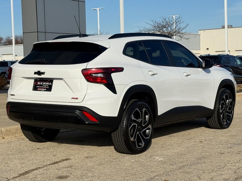 Chevrolet Trax Vehicle Full-screen Gallery Image 03