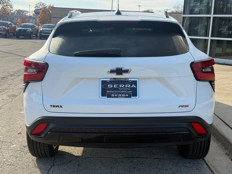 Chevrolet Trax Vehicle Full-screen Gallery Image 05