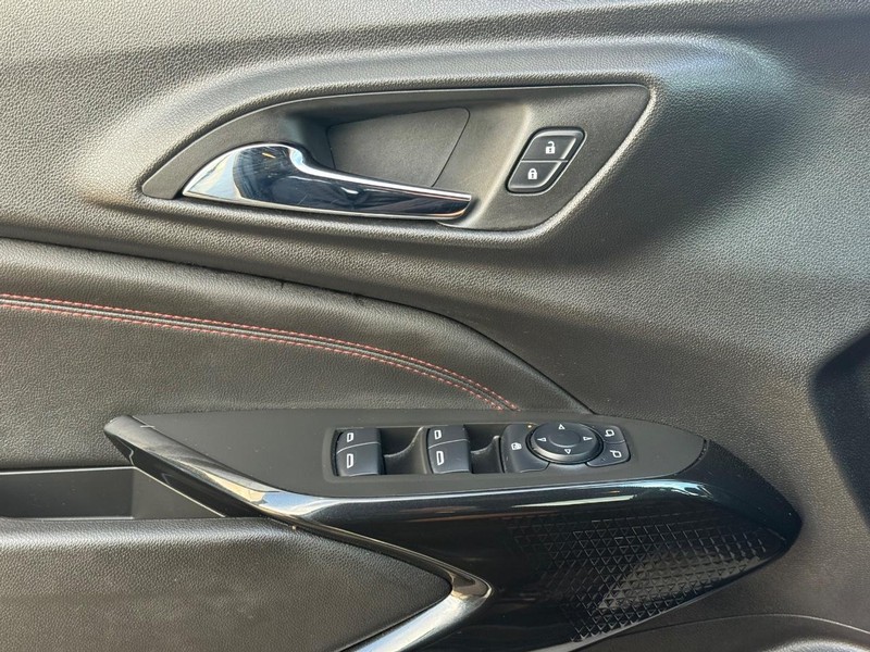 Chevrolet Trax Vehicle Full-screen Gallery Image 24