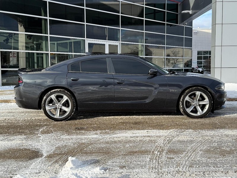 Dodge Charger Vehicle Full-screen Gallery Image 02