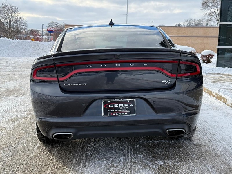 Dodge Charger Vehicle Full-screen Gallery Image 04