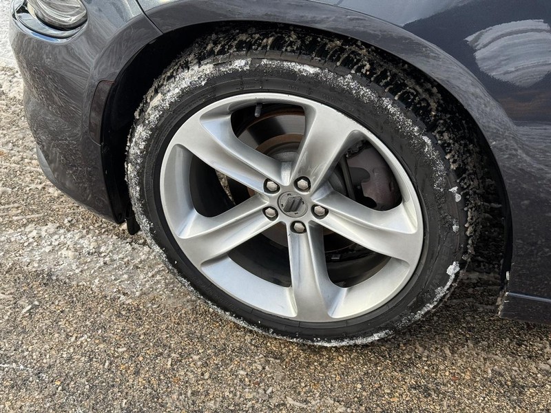 Dodge Charger Vehicle Full-screen Gallery Image 10