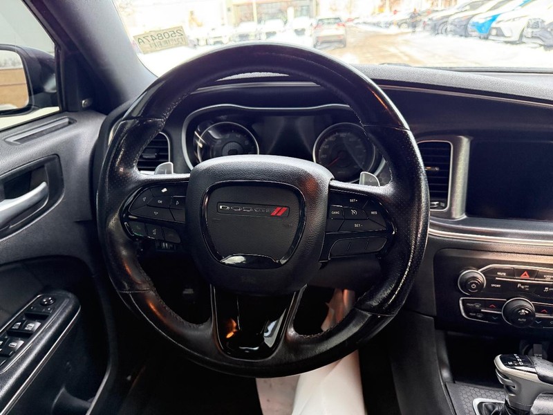 Dodge Charger Vehicle Full-screen Gallery Image 14