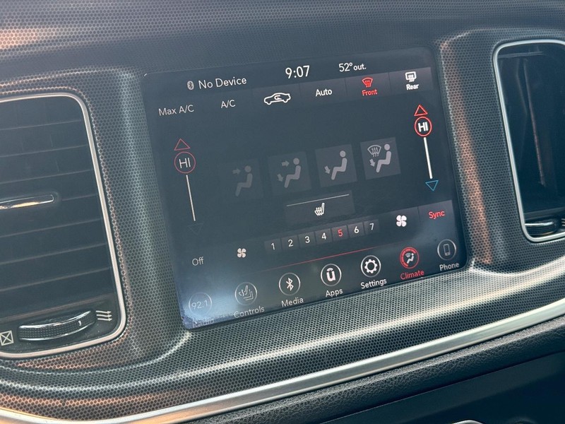 Dodge Charger Vehicle Full-screen Gallery Image 23