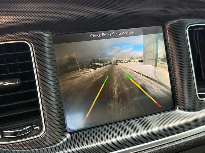 Dodge Charger Vehicle Full-screen Gallery Image 24