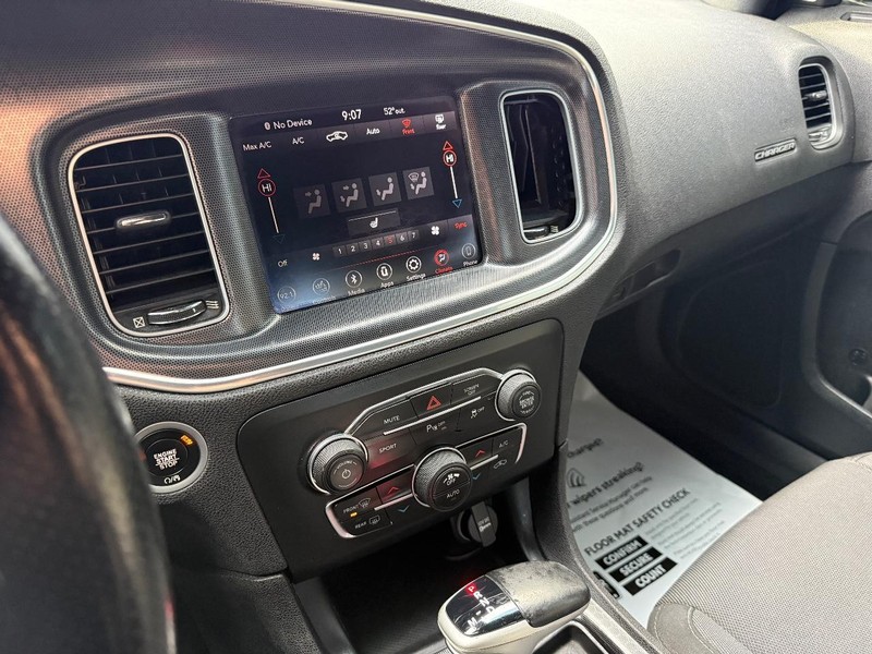 Dodge Charger Vehicle Full-screen Gallery Image 25