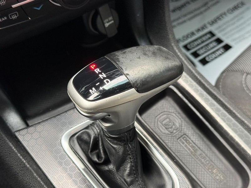 Dodge Charger Vehicle Full-screen Gallery Image 26