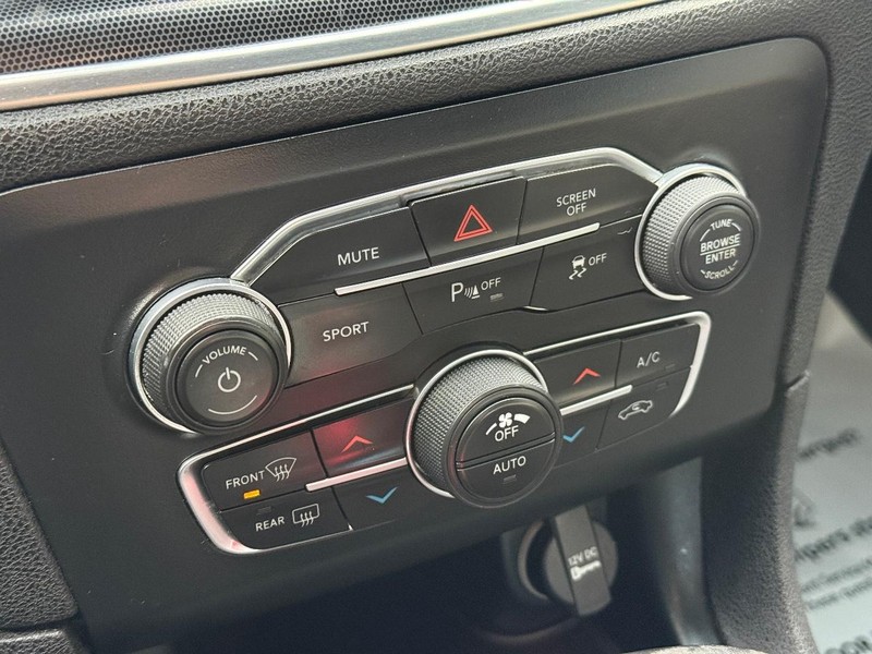 Dodge Charger Vehicle Full-screen Gallery Image 28