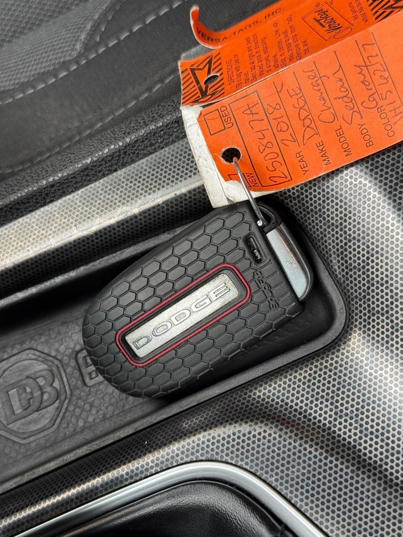 Dodge Charger Vehicle Full-screen Gallery Image 30