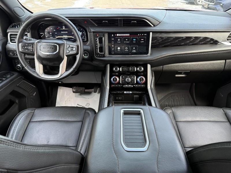 GMC Yukon XL Vehicle Full-screen Gallery Image 14