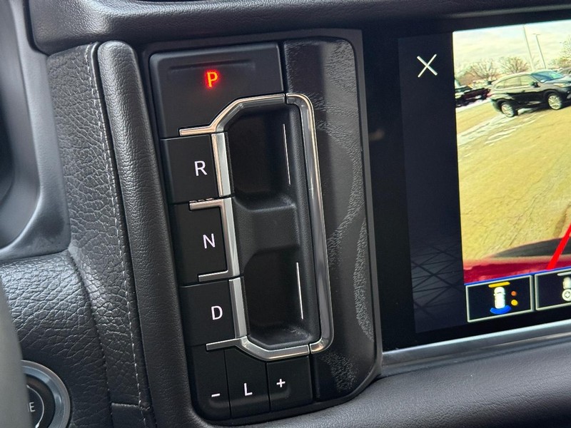 GMC Yukon XL Vehicle Full-screen Gallery Image 27