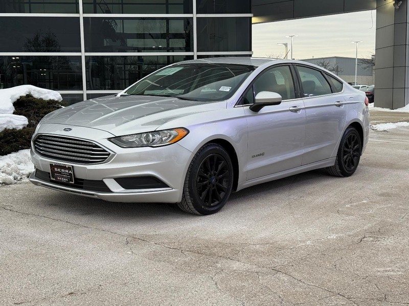 Ford Fusion Vehicle Full-screen Gallery Image 07