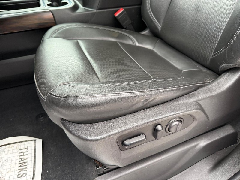 GMC Sierra 1500 Vehicle Full-screen Gallery Image 17