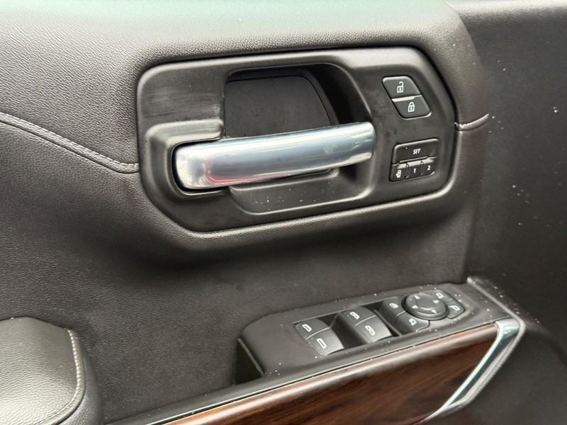 GMC Sierra 1500 Vehicle Full-screen Gallery Image 18