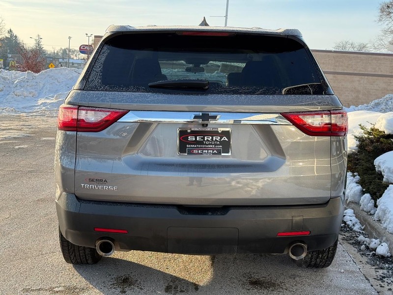 Chevrolet Traverse Vehicle Full-screen Gallery Image 04