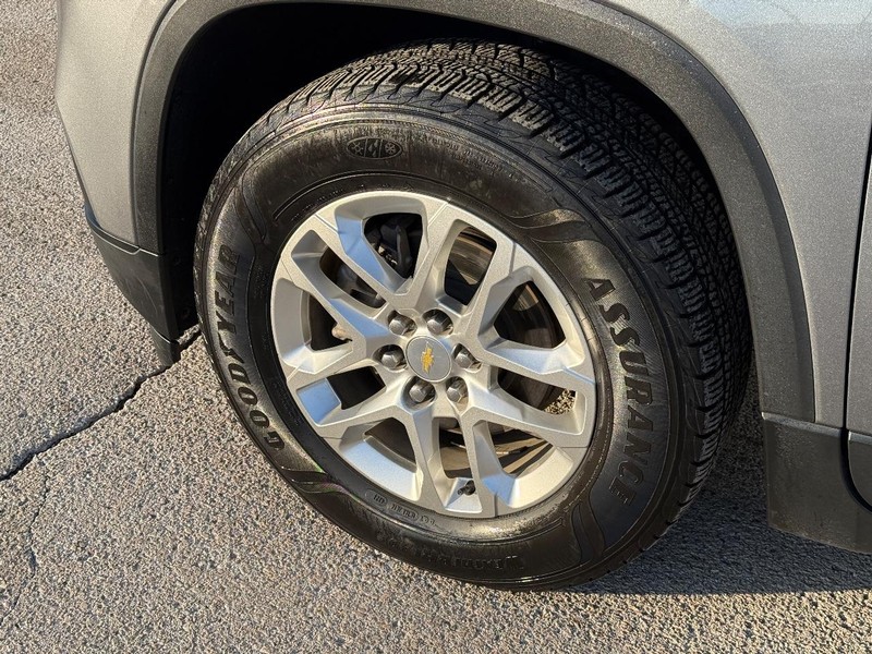 Chevrolet Traverse Vehicle Full-screen Gallery Image 09