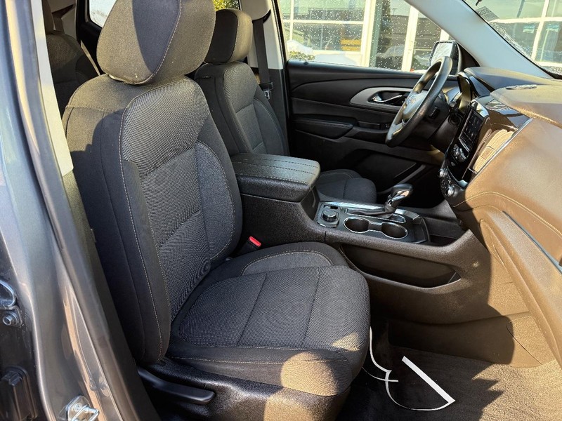 Chevrolet Traverse Vehicle Full-screen Gallery Image 10