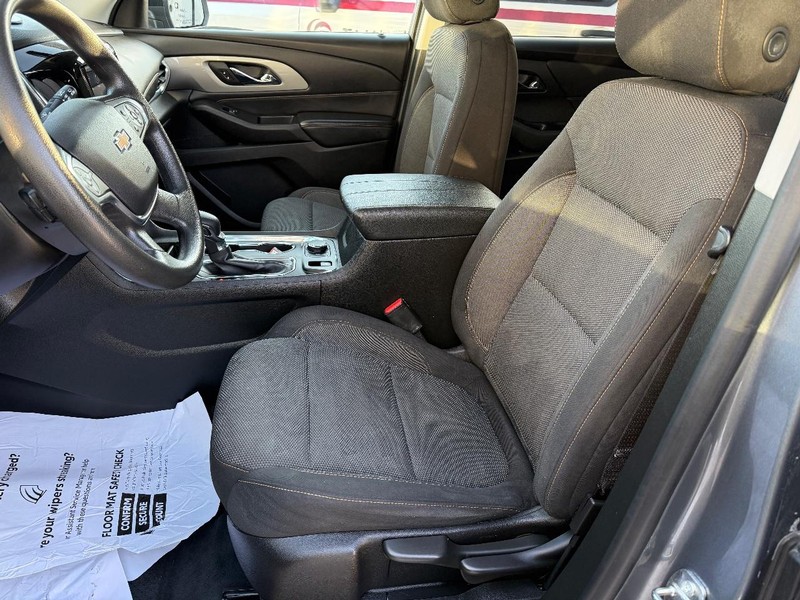 Chevrolet Traverse Vehicle Full-screen Gallery Image 16