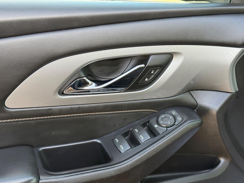 Chevrolet Traverse Vehicle Full-screen Gallery Image 18