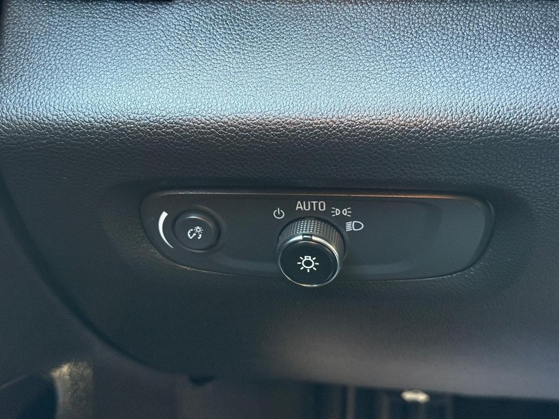 Chevrolet Traverse Vehicle Full-screen Gallery Image 30