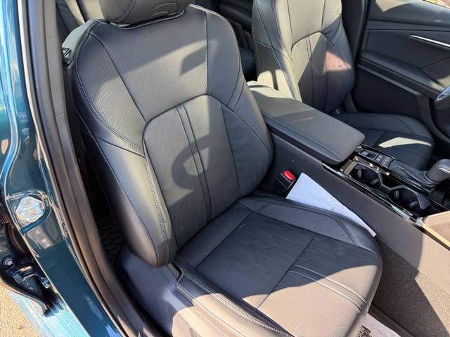 2026 Toyota Camry XSE - Photo 10