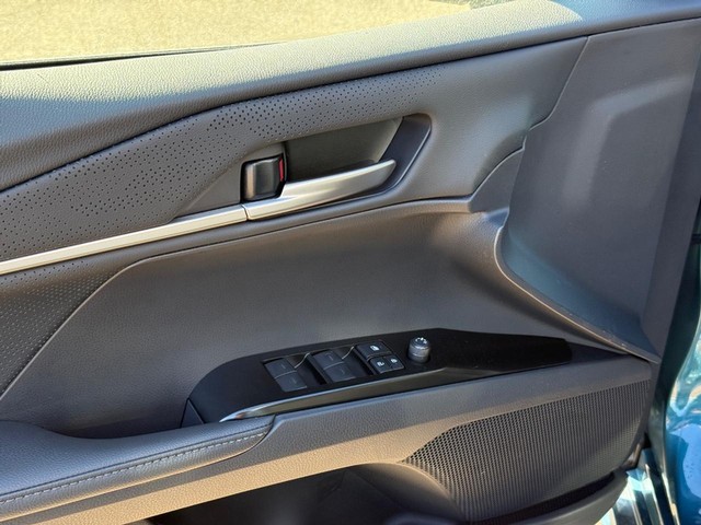 2026 Toyota Camry XSE - Photo 17