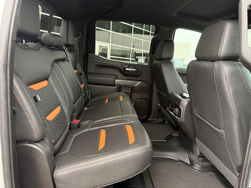 GMC Sierra 1500 Limited Vehicle Full-screen Gallery Image 12