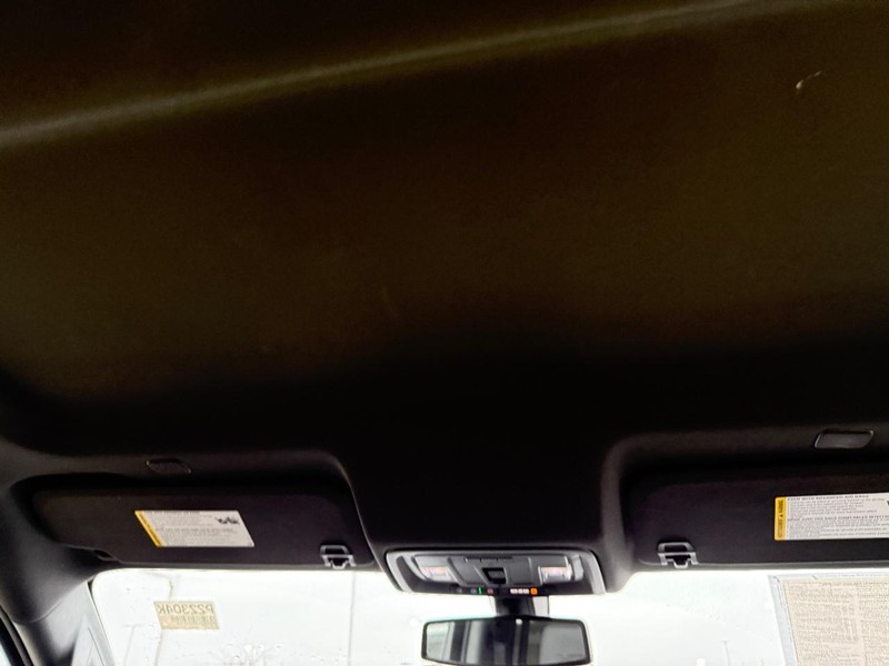 GMC Sierra 1500 Limited Vehicle Full-screen Gallery Image 15