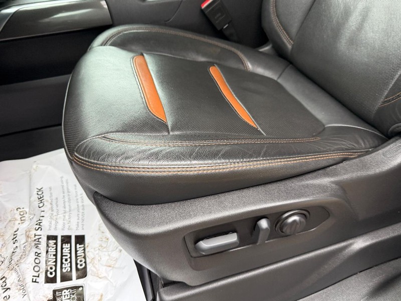 GMC Sierra 1500 Limited Vehicle Full-screen Gallery Image 17