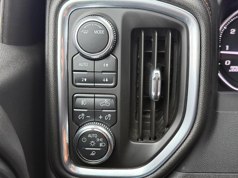 GMC Sierra 1500 Limited Vehicle Full-screen Gallery Image 29