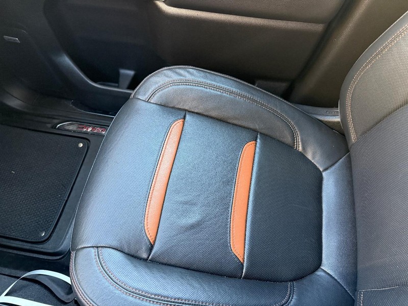 GMC Sierra 1500 Vehicle Full-screen Gallery Image 21