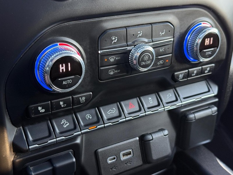 GMC Sierra 1500 Vehicle Full-screen Gallery Image 22