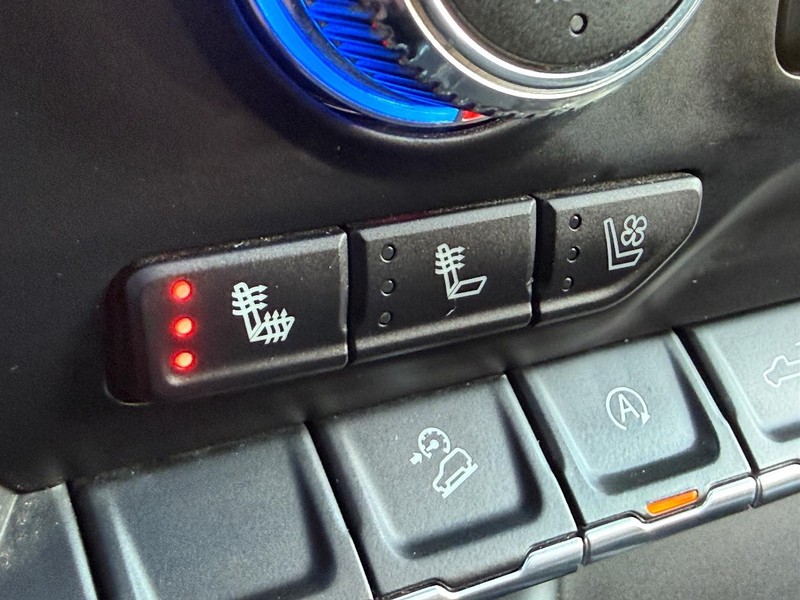 GMC Sierra 1500 Vehicle Full-screen Gallery Image 23