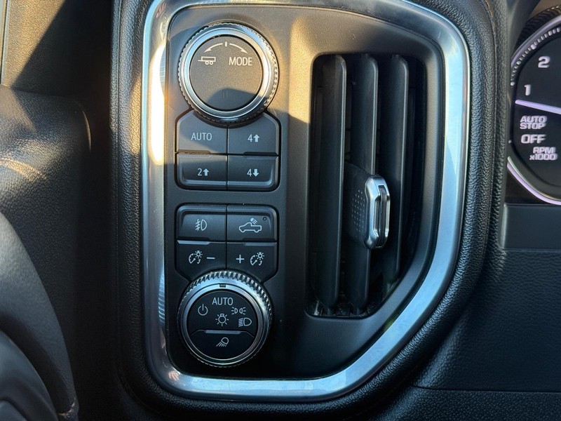 GMC Sierra 1500 Vehicle Full-screen Gallery Image 25