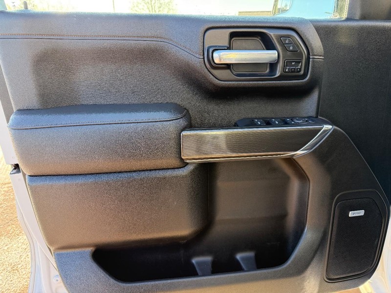 GMC Sierra 1500 Vehicle Full-screen Gallery Image 30