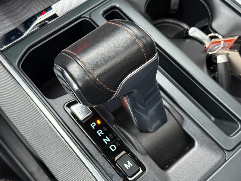 Ford F-150 Vehicle Full-screen Gallery Image 26