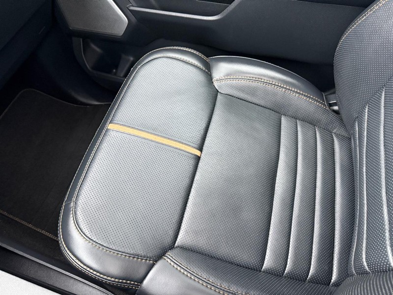 Ford F-150 Vehicle Full-screen Gallery Image 27