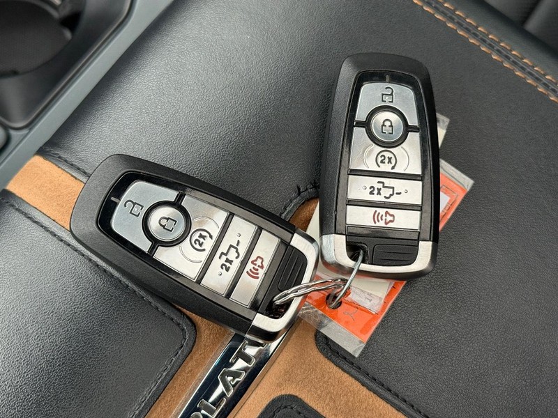 Ford F-150 Vehicle Full-screen Gallery Image 31